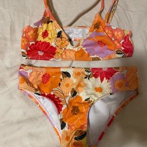 NWOT- Girls Billabong Floral Bikin